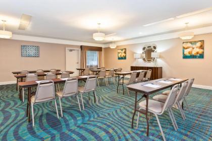 Holiday Inn Express & Suites Carmel North – Westfield an IHG Hotel - image 9