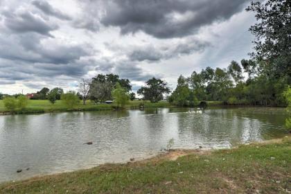 Charming Carmine Studio with Pond On 60-Acre Farm! - image 2