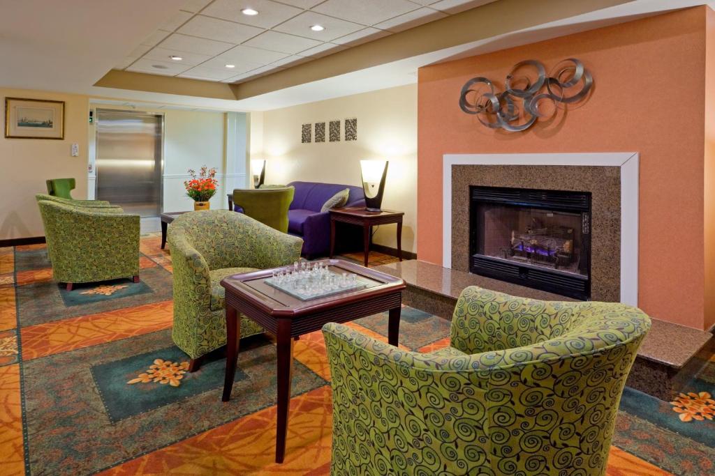 Holiday Inn Express Carneys Point New Jersey Turnpike Exit 1 an IHG Hotel - image 7