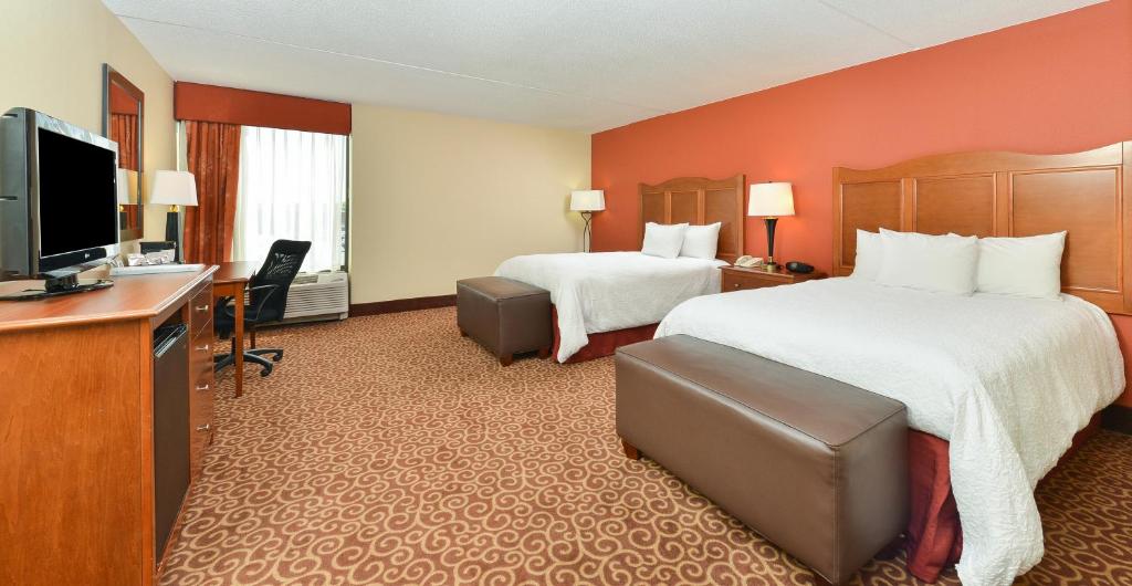 Hampton Inn Chicago-Carol Stream - image 4