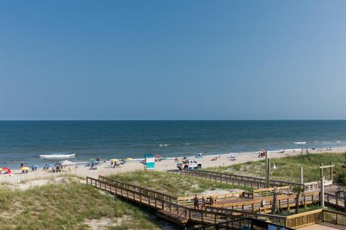 Hampton Inn & Suites by Hilton Carolina Beach Oceanfront - image 3