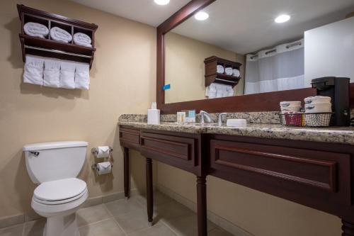 Hampton Inn & Suites San Juan - image 2