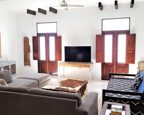 The Lofts of Old San Juan Unit 201 HUGE 2 bed 2 bath for 6 Washer Dryer - main image