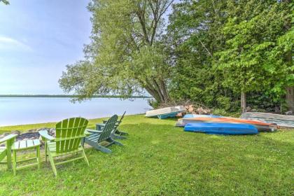 Waterfront Paradise Lake Cottage with Pvt Dock! - image 11