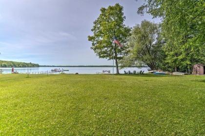 Waterfront Paradise Lake Cottage with Pvt Dock! - image 12