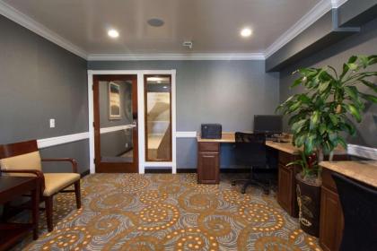 Best Western Plus Carpinteria Inn - image 4