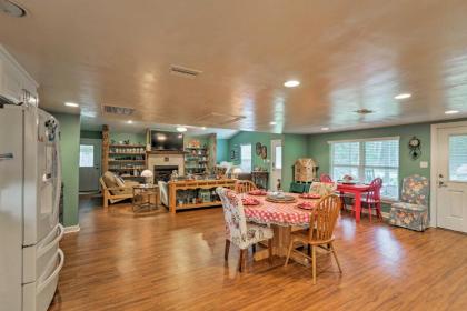 Carrabelle Home Near River White-Sand Beach and DT! - image 4