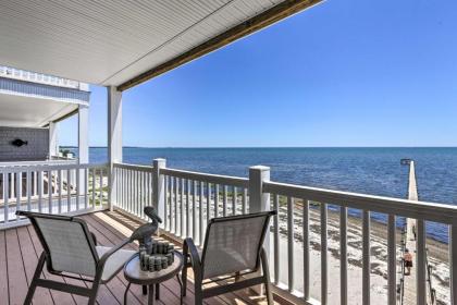 Spacious Condo with 2 Balconies and Gulf Views Carrabelle