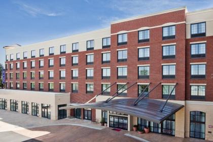 Hampton Inn & Suites Chapel Hill/Carrboro - image 10