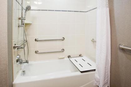 Hampton Inn & Suites Chapel Hill/Carrboro - image 6