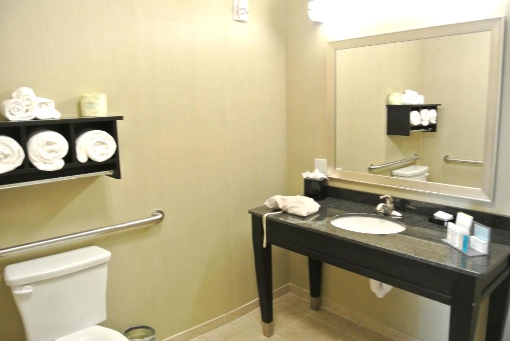 Hampton Inn Carrizo Springs - image 2