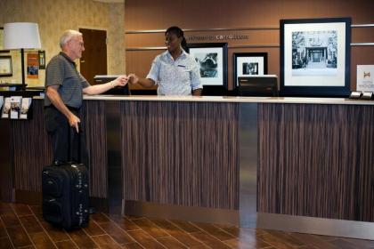 Hampton Inn Carrollton - image 4