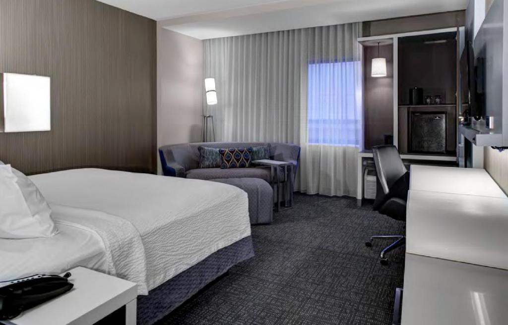 Courtyard by Marriott Carrollton - image 2