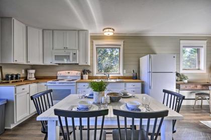 Scenic Studio with Loft and View of the Columbia River - image 12