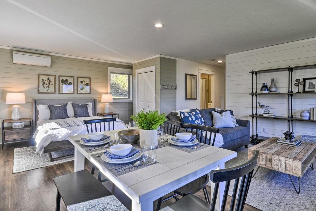 Scenic Studio with Loft and View of the Columbia River - image 2