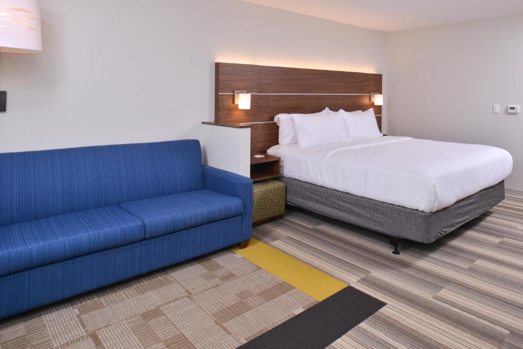 Holiday Inn Express & Suites Omaha Airport an IHG Hotel - image 6