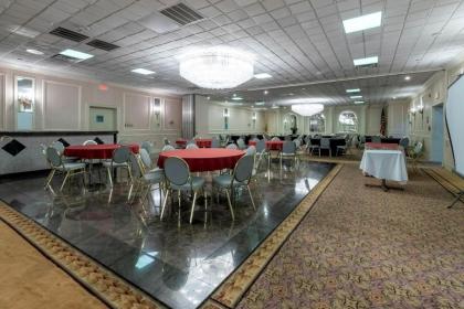 Red Roof Inn PLUS+ Woodbridge - Linden/Carteret - image 6