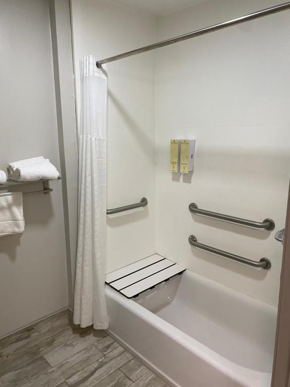 Best Western Allatoona Inn & Suites - image 3