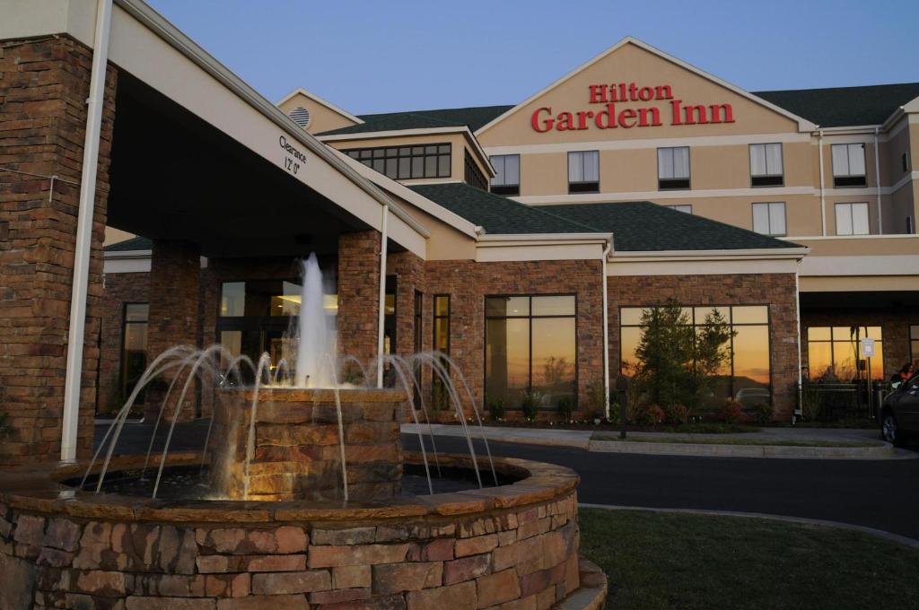 Hilton Garden Inn Cartersville - image 7