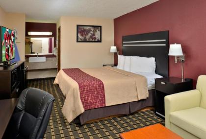 Red Roof Inn Cartersville-Emerson-LakePoint North - image 15