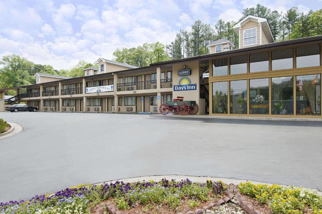 Days Inn by Wyndham Cartersville - main image