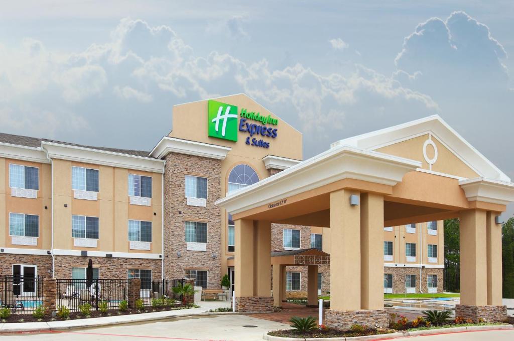 Holiday Inn Express Hotel & Suites Carthage an IHG Hotel - main image