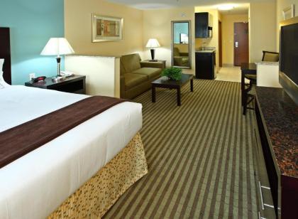 Holiday Inn Express Hotel & Suites Carthage an IHG Hotel - image 14