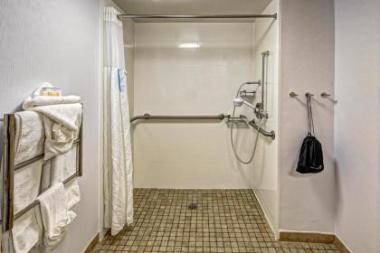 Hampton Inn Raleigh Cary - image 6