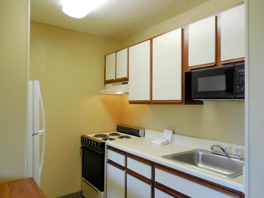 Extended Stay America Suites - Raleigh - Cary - Harrison Ave - image 6