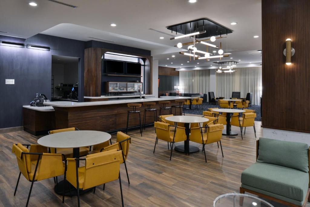 Courtyard by Marriott Raleigh Cary/Crossroads - image 7