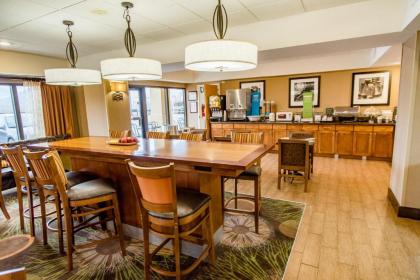 Hampton Inn Caryville-I-75/Cove Lake-State Park - image 8