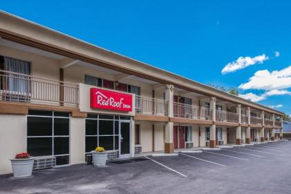 Red Roof Inn Caryville - image 1