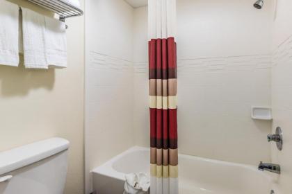 Red Roof Inn Caryville - image 12