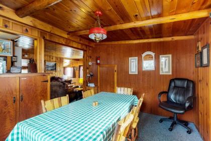 Naughty Pine Cabin - image 3