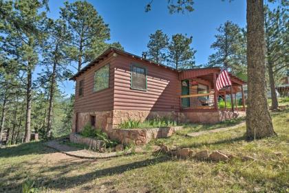 Cabin with Porch 5 Miles to Manitou Springs! - image 13