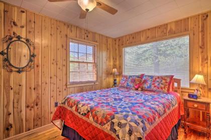 Cabin with Porch 5 Miles to Manitou Springs! - image 6