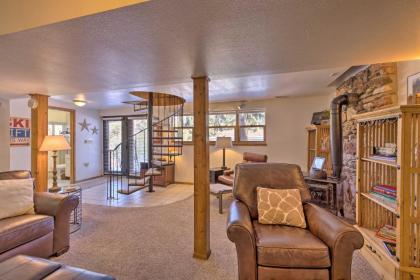 Cozy Rocky Mountain Retreat Near Pikes Peak! - image 6