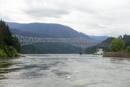 Columbia Gorge Inn - image 8