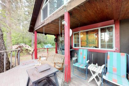 The Creekside Cabin - image 14