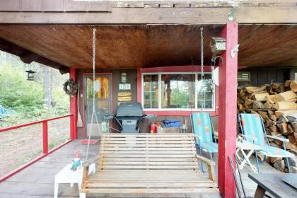 The Creekside Cabin - image 9