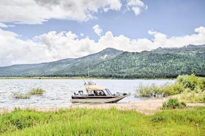 Updated Calm A-Frame Cabin with Lake Cascade Views! - image 11