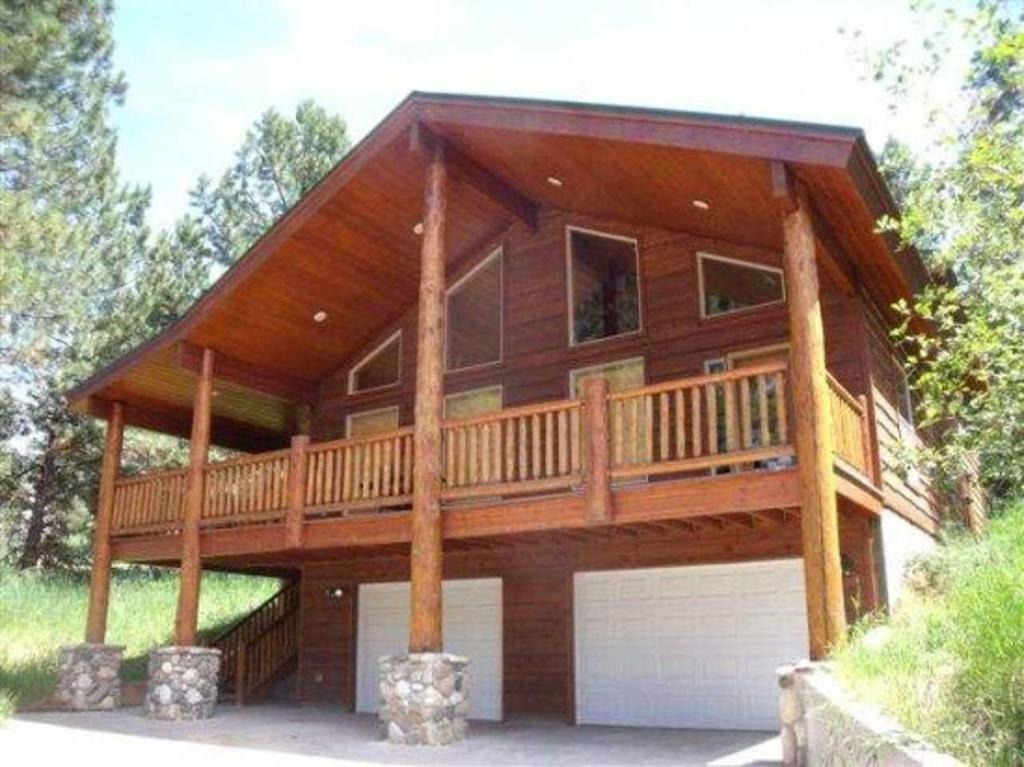 Cascade Multi-Family Cabin by Casago McCall - Donerightmanagement - main image