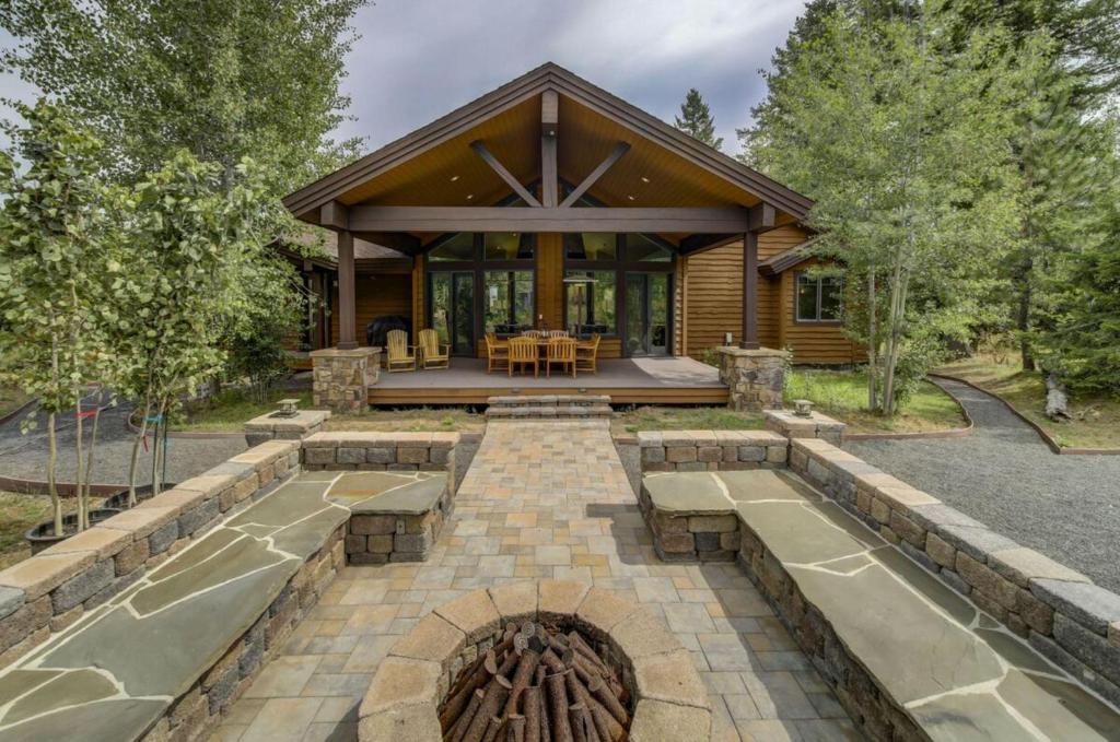 Bear Discovery Custom Tamarack Estate Home by Casago McCall - Donerightmanagement - image 2