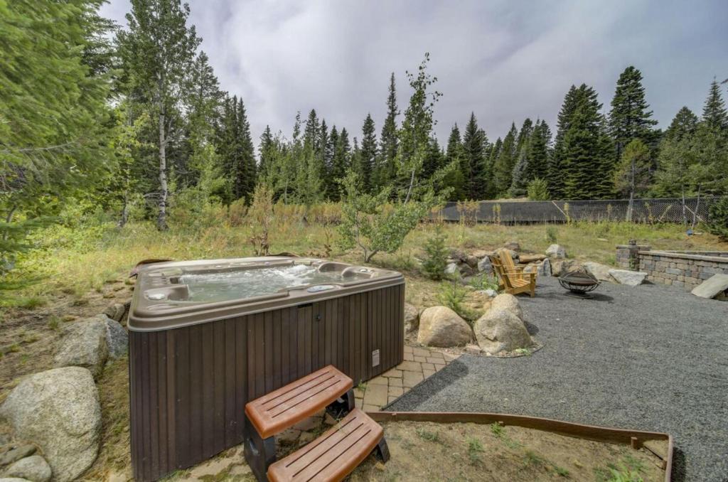 Bear Discovery Custom Tamarack Estate Home by Casago McCall - Donerightmanagement - image 5