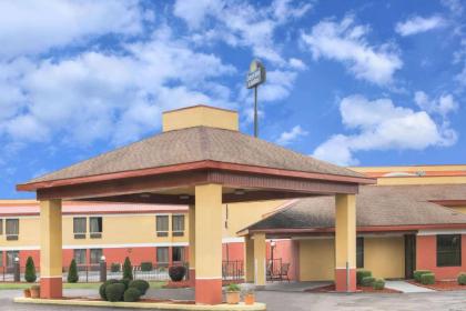 Days Inn  Suites by Wyndham Casey Casey Illinois