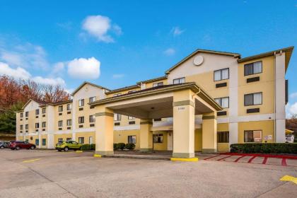 Quality Inn  Suites Caseyville   St. Louis Illinois