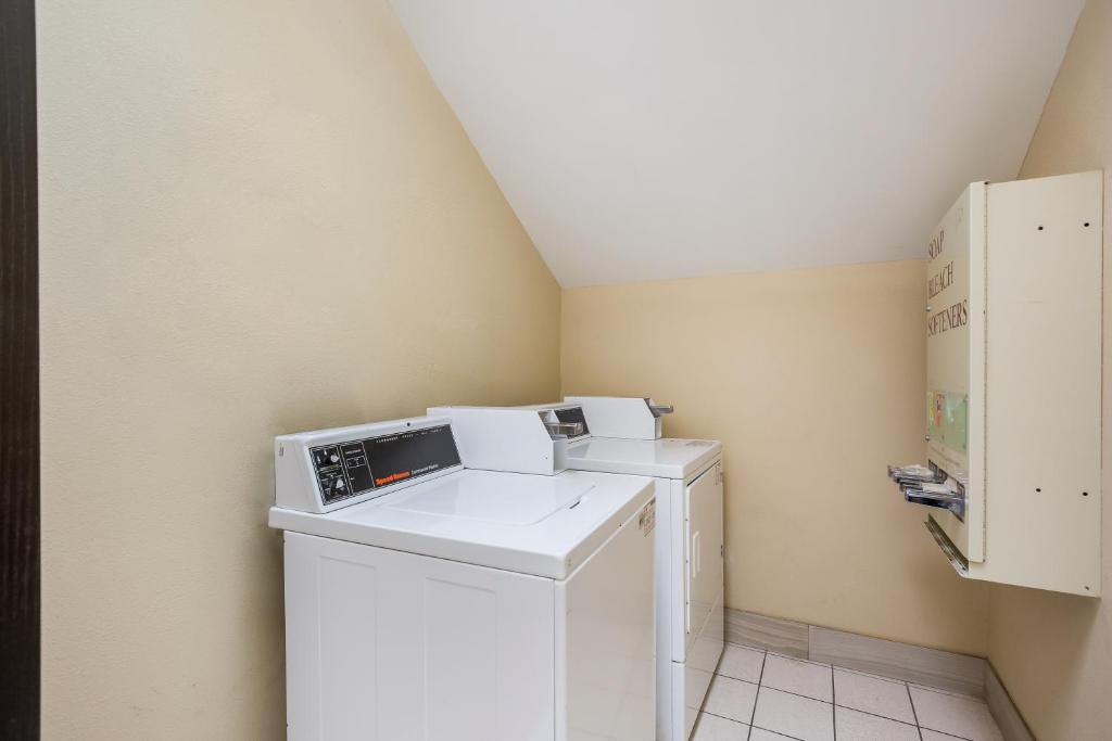 Quality Inn & Suites Caseyville - St. Louis - image 6