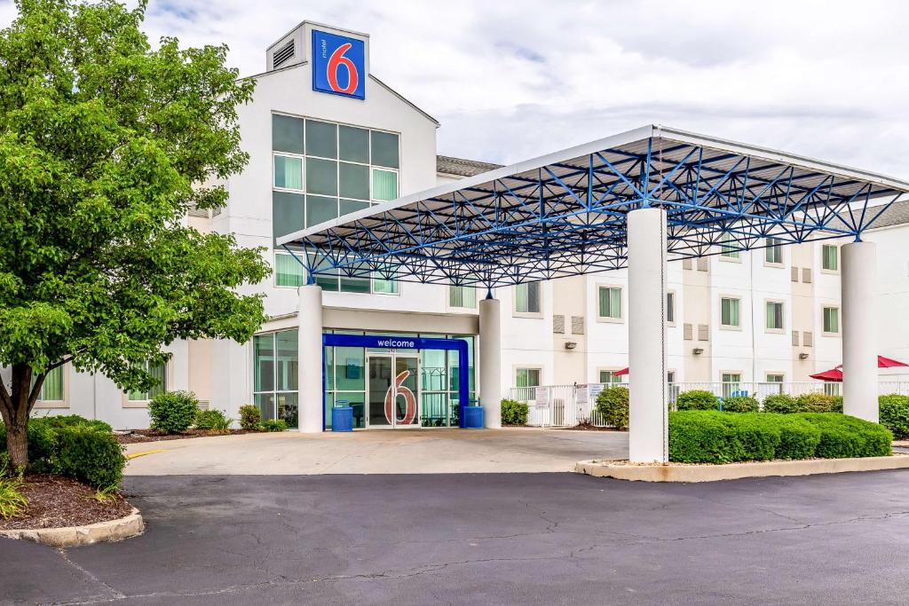 Motel 6-Caseyville IL - Caseyville Il - main image