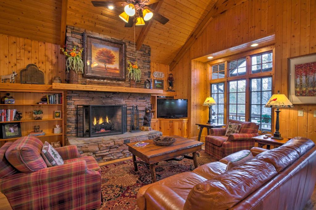 Rustic Cashiers Condo at Trillium Lake and Links! - image 6