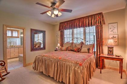 Spacious Trillium Townhome Golf Hike Ski! - image 13